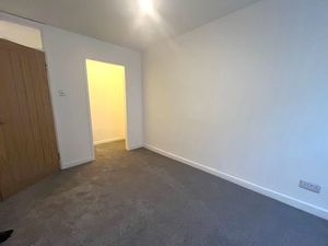 Photo 33- click for photo gallery